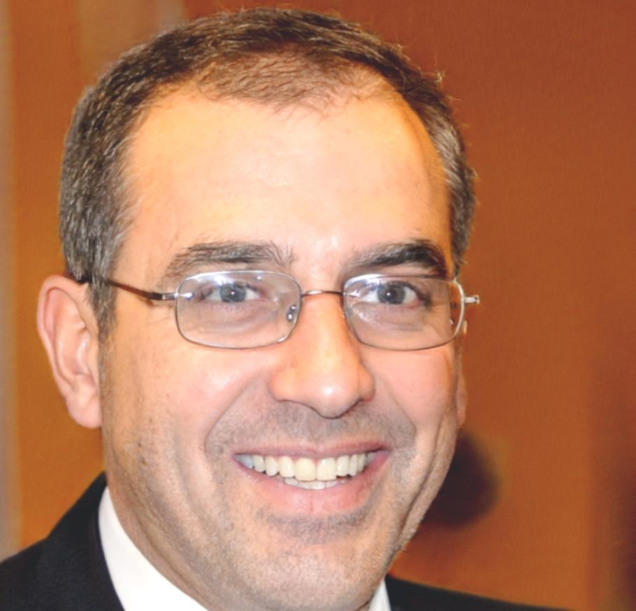 Consultor financeiro Sebastián Moreira